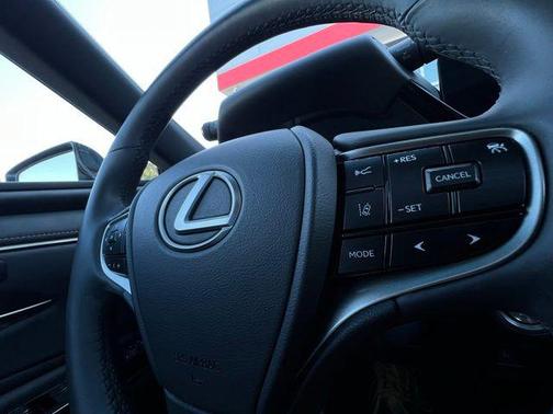 2022 Lexus ES 350 Base