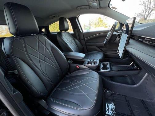 2025 Ford Mustang Mach-E Select