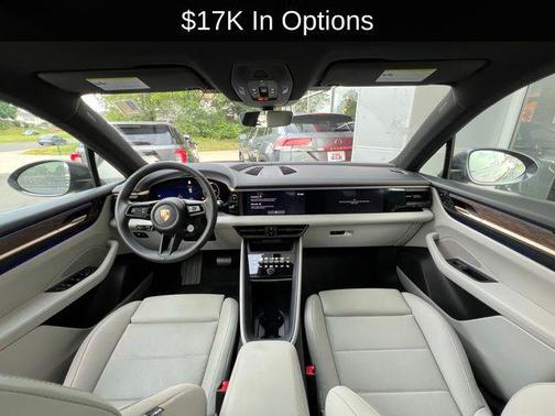 2024 Porsche Macan Base