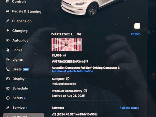 2022 Tesla Model X Plaid