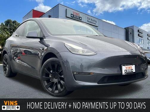 Gray 2023 Tesla Model Y Long Range