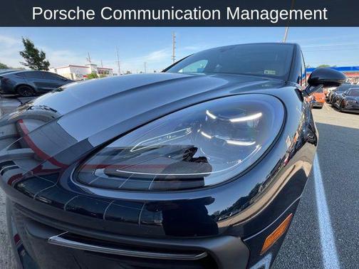 2023 Porsche Macan Base