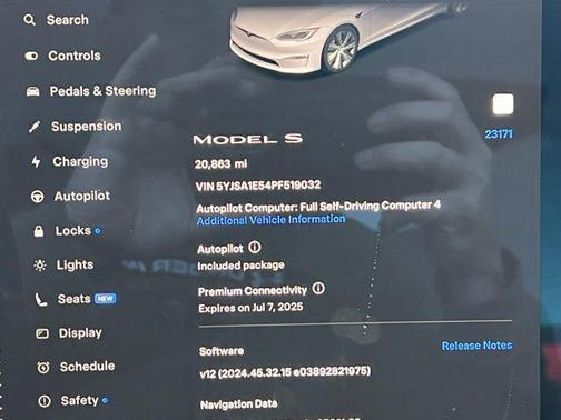 2023 Tesla Model S Base