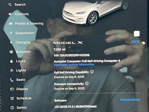 2024 Tesla Model X Base