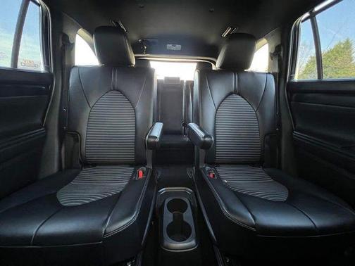 Midnight Black Metallic 2023 Toyota Highlander XSE