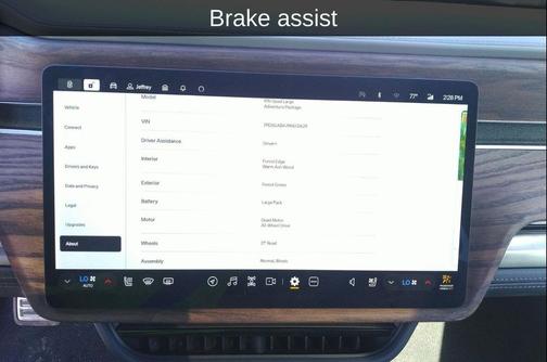 2024 Rivian R1S Adventure