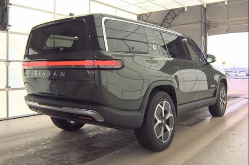 2024 Rivian R1S Adventure