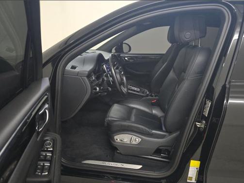 2023 Porsche Macan S