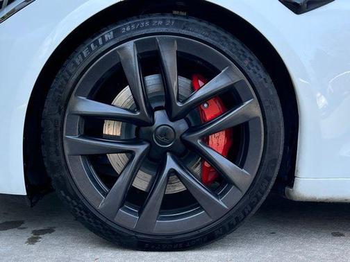 2025 Tesla Model S Plaid