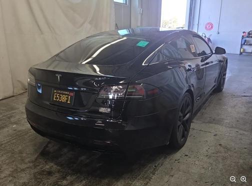 2022 Tesla Model S Plaid