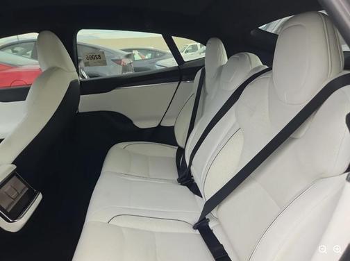 2022 Tesla Model S Plaid