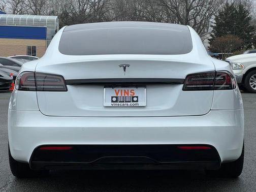 2022 Tesla Model S Base