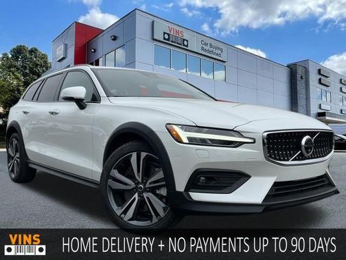 2025 Volvo V60 Cross Country B5 Plus