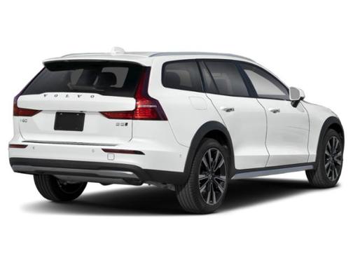 2025 Volvo V60 Cross Country B5 Plus