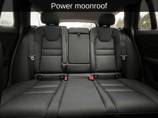 2025 Volvo V60 Cross Country B5 Plus