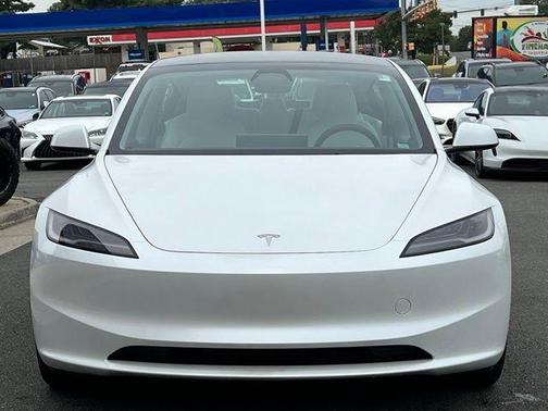2025 Tesla Model 3 Long Range