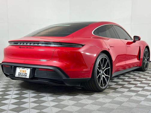 2024 Porsche Taycan 4S