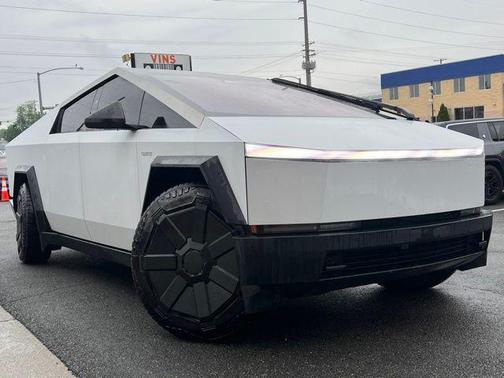 Stainless Steel 2024 Tesla Cybertruck Cyberbeast