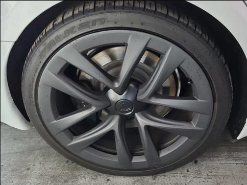 2022 Tesla Model S Base