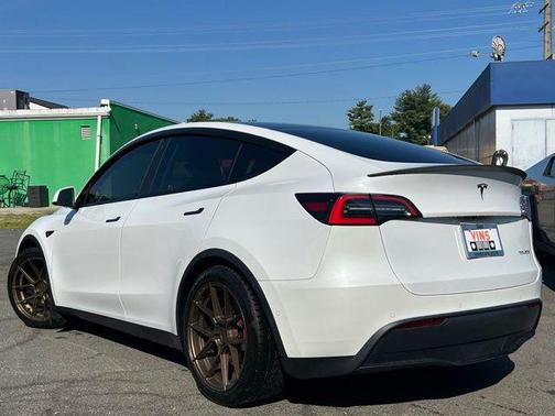 Pearl White Multi-Coat 2021 Tesla Model Y Performance