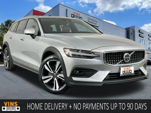 2025 Volvo V60 Cross Country B5 Plus