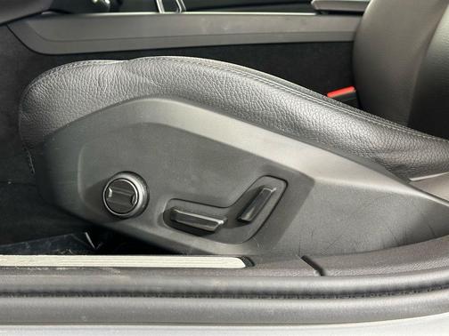 2025 Volvo V60 Cross Country B5 Plus