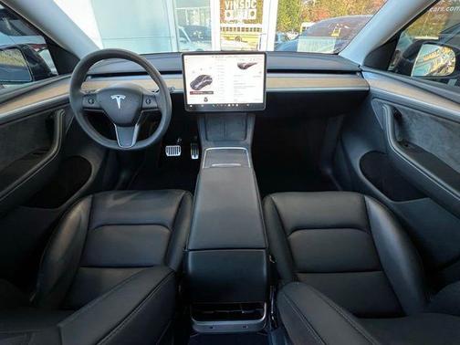 2024 Tesla Model Y Long Range