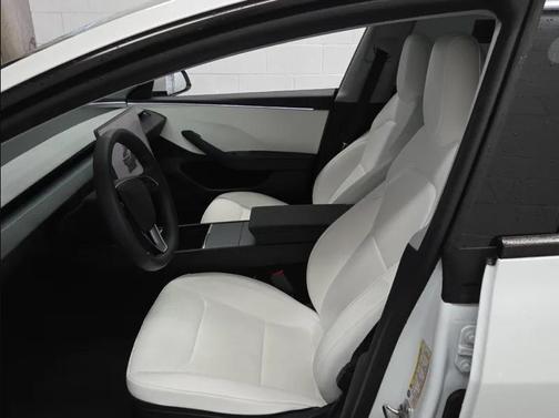 Pearl White Multi-Coat 2024 Tesla Model 3 Long Range