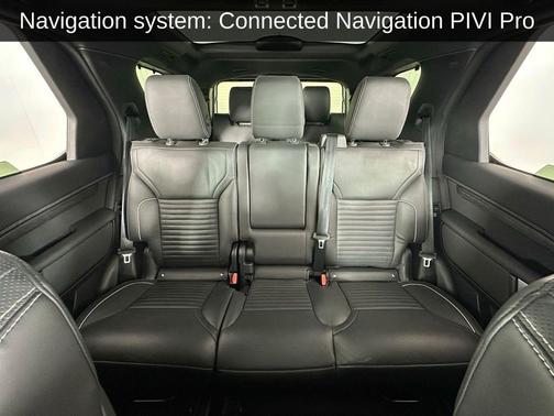 2023 Land Rover Discovery Metropolitan Edition