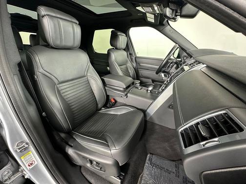 2023 Land Rover Discovery Metropolitan Edition