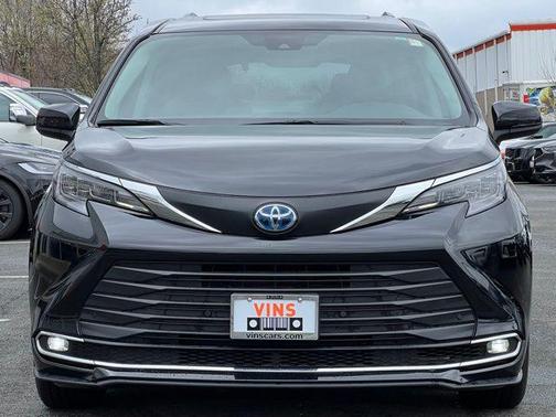 2024 Toyota Sienna XLE