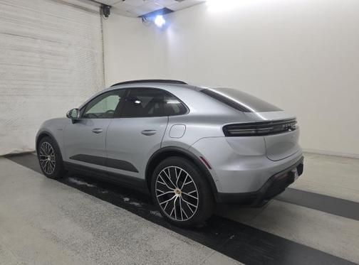 Dolomite Silver Metallic 2024 Porsche Macan Macan Electric 4