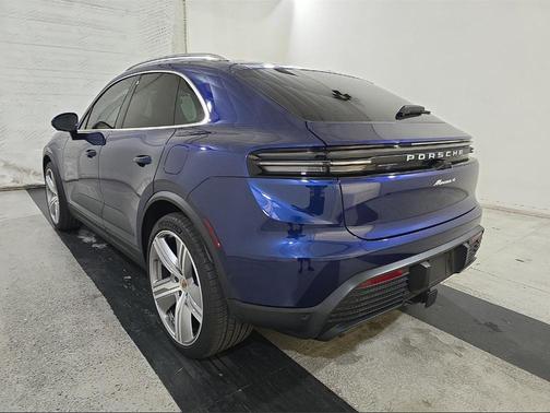 2024 Porsche Macan 4