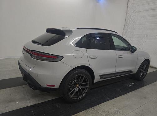 2023 Porsche Macan Base