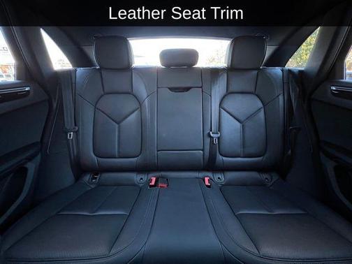 2023 Porsche Macan Base