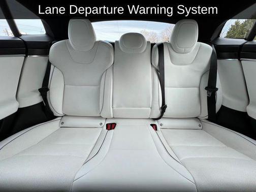 2022 Tesla Model S Plaid