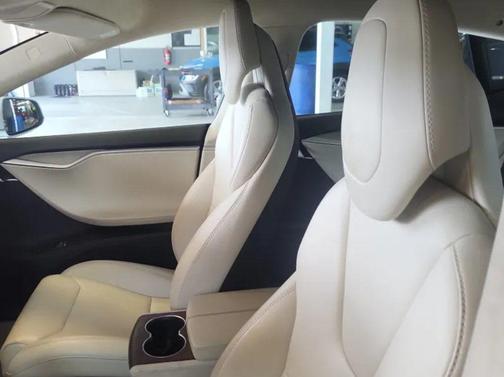 2017 Tesla Model S 75D