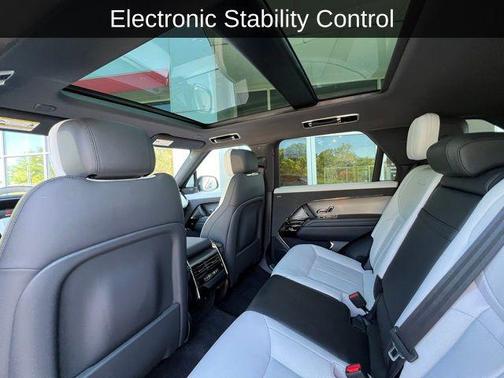 Charente Grey Prem Met 2025 Land Rover Range Rover Sport SE