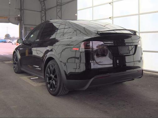 2022 Tesla Model X Base