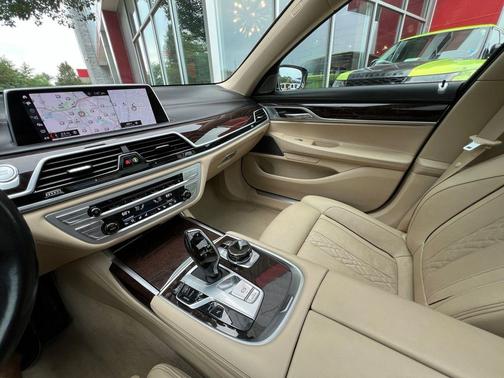 Imperial Blue Metallic 2019 BMW 740e xDrive iPerformance