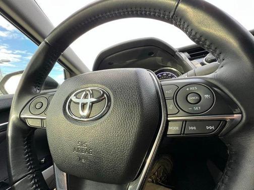 2019 Toyota Camry Hybrid LE