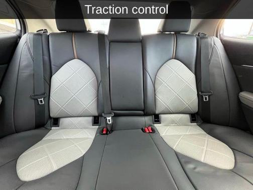 2019 Toyota Camry Hybrid XLE