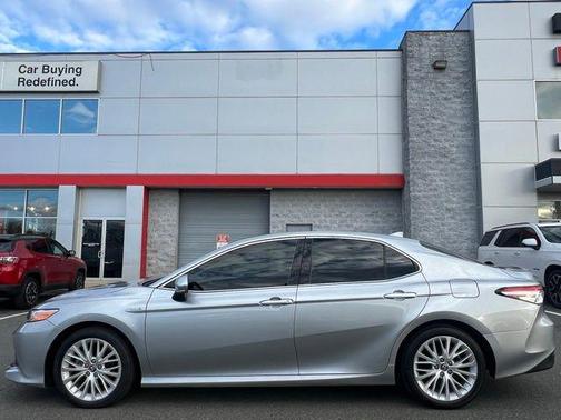 2019 Toyota Camry Hybrid LE