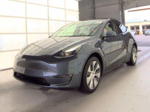 Gray 2023 Tesla Model Y Long Range