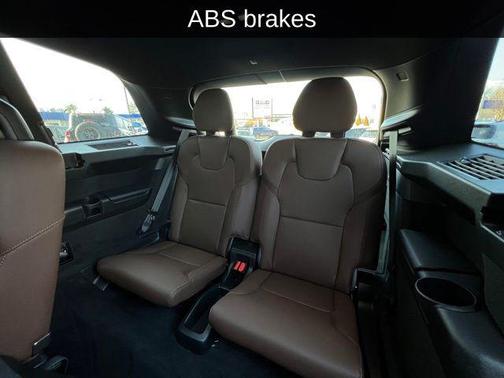 2025 Volvo XC90 B6 Plus 7-Seater