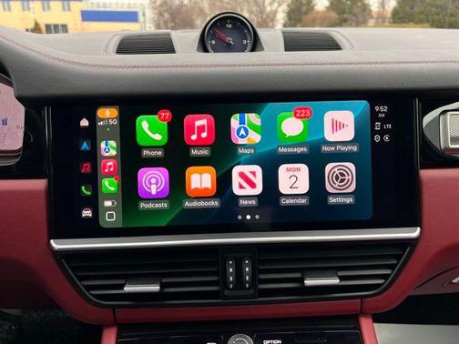 2023 Porsche Cayenne Platinum Edition