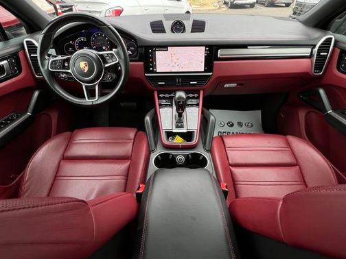 2023 Porsche Cayenne Platinum Edition