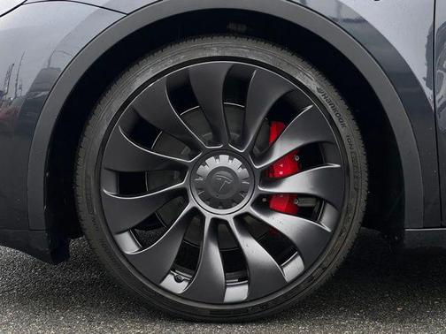 2024 Tesla Model Y Performance