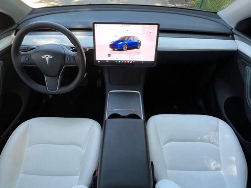 Deep Blue Metallic 2023 Tesla Model Y Long Range