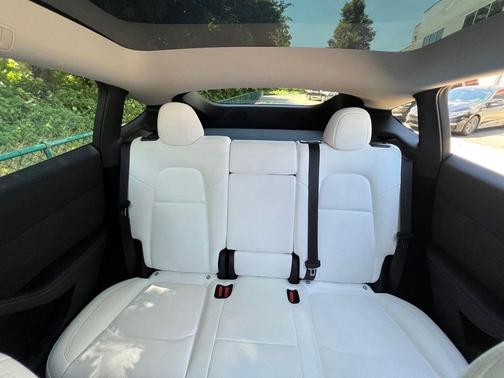 Deep Blue Metallic 2023 Tesla Model Y Long Range